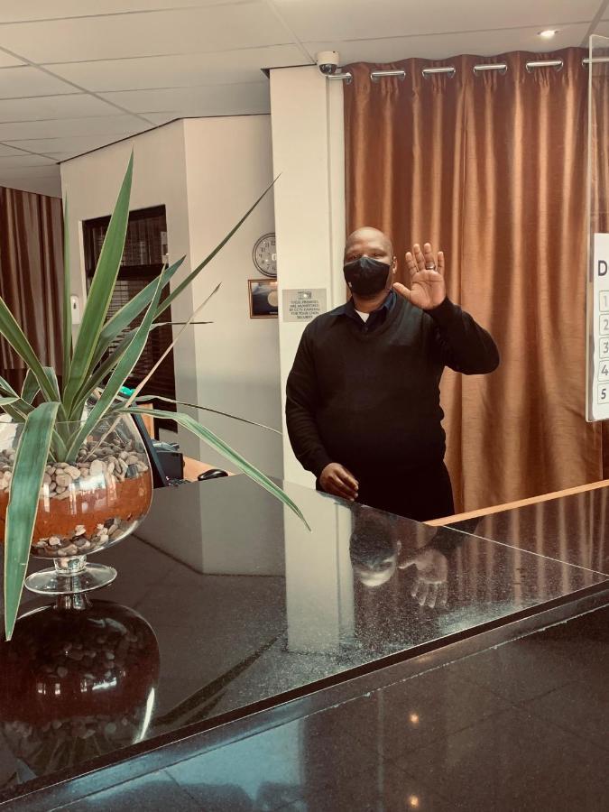 The Oasis Hotel Upington Bagian luar foto