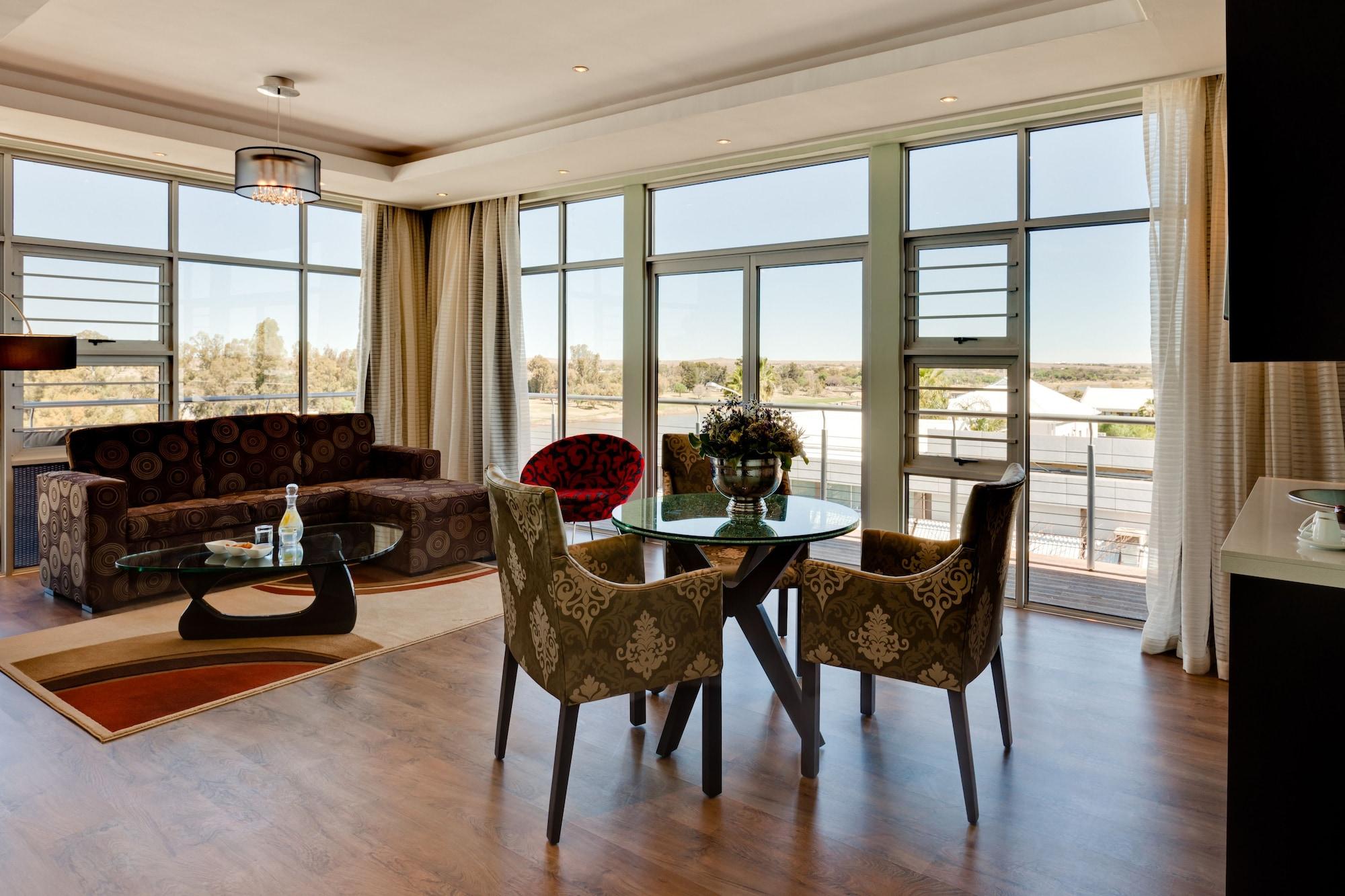 The Oasis Hotel Upington Bagian luar foto