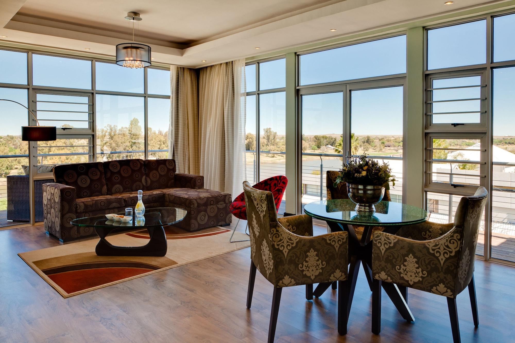 The Oasis Hotel Upington Bagian luar foto