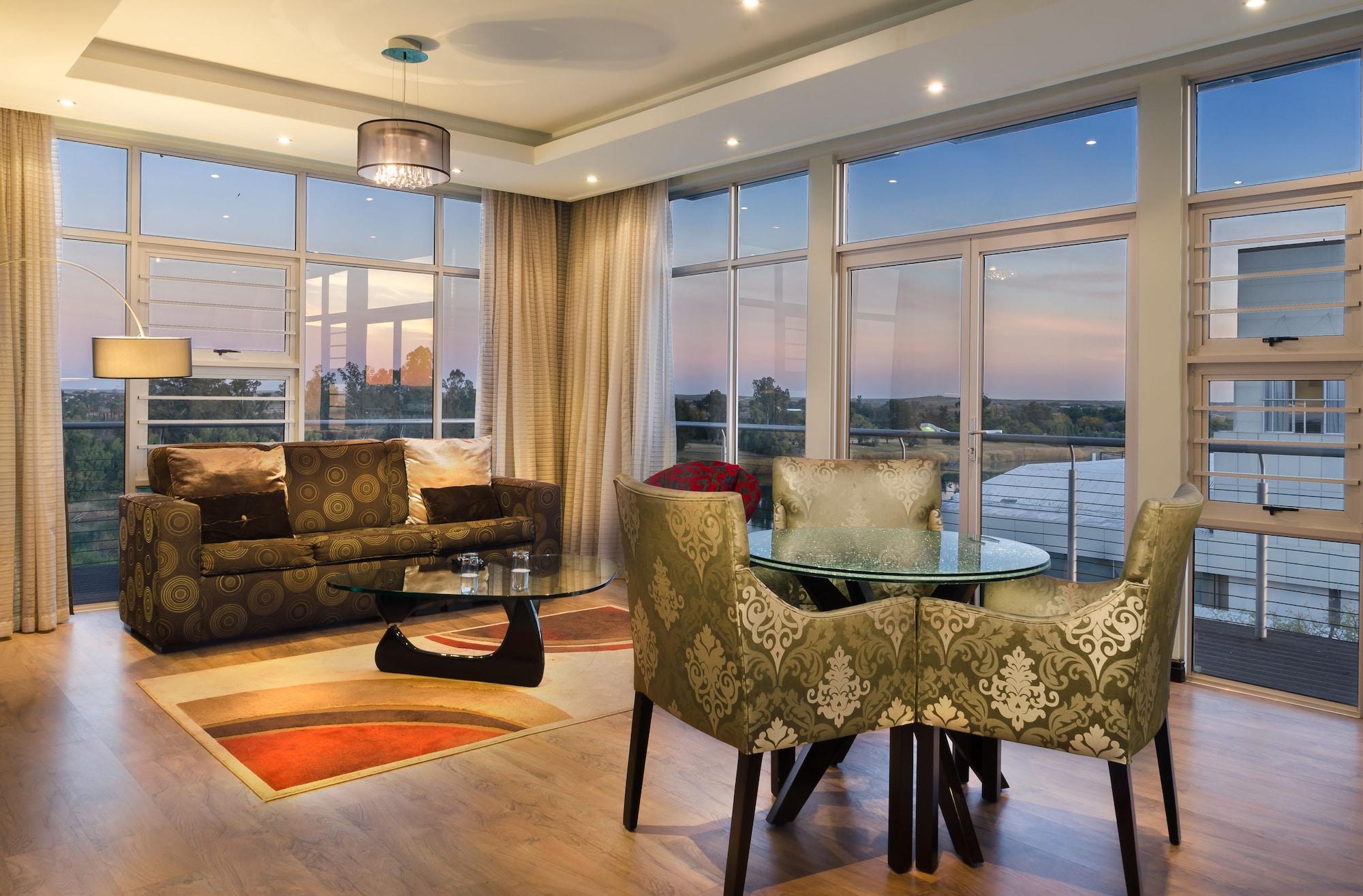 The Oasis Hotel Upington Bagian luar foto