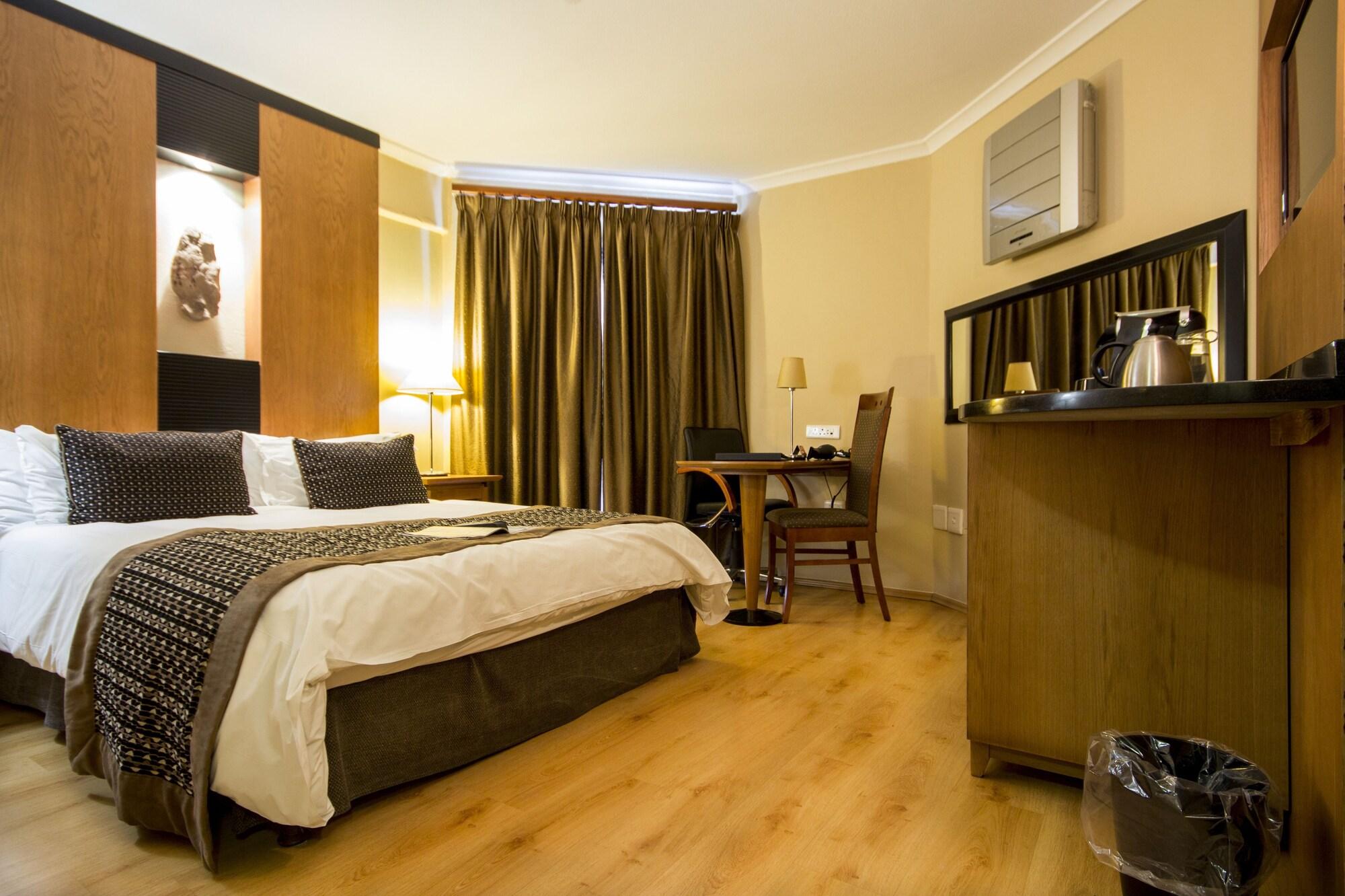 The Oasis Hotel Upington Bagian luar foto