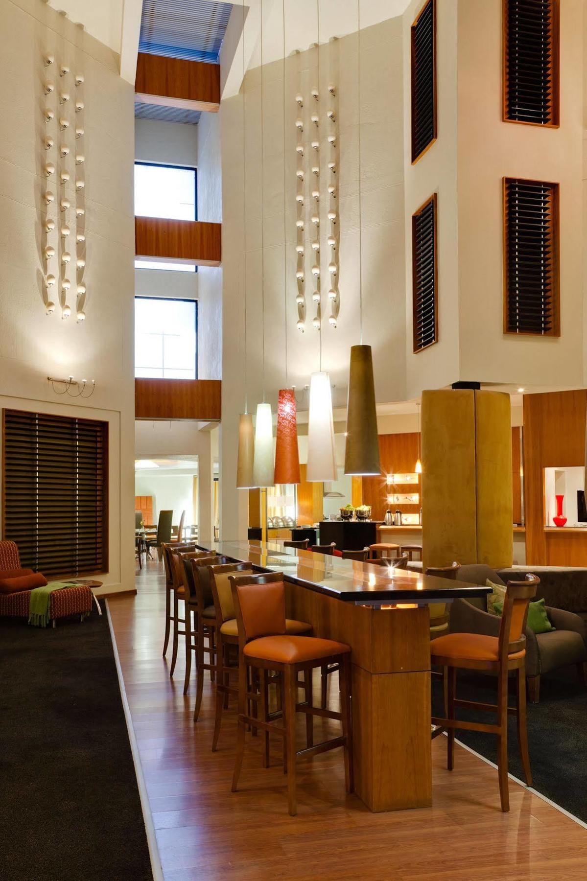 The Oasis Hotel Upington Bagian luar foto